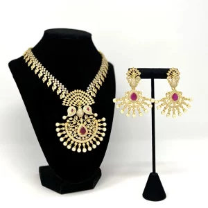 Classic gold Pearl set