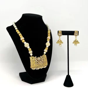 Classic gold Pearl set