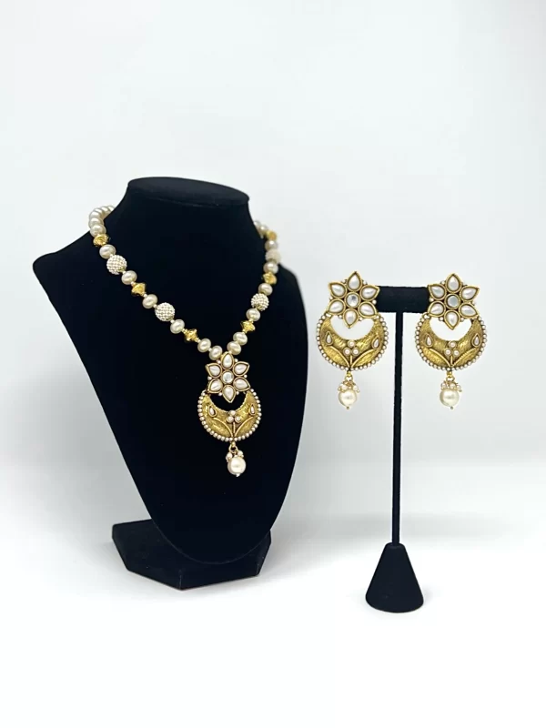Classic gold Pearl set